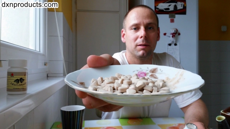 Friend of the nervous system:  Lion’s Mane for stress relief  As a teacher with 3 apartment dogs and commuting to work every day  I find the effect of this natural herb very very useful. It compensates for the nerve-straining rush of daily life.  Lion’s M